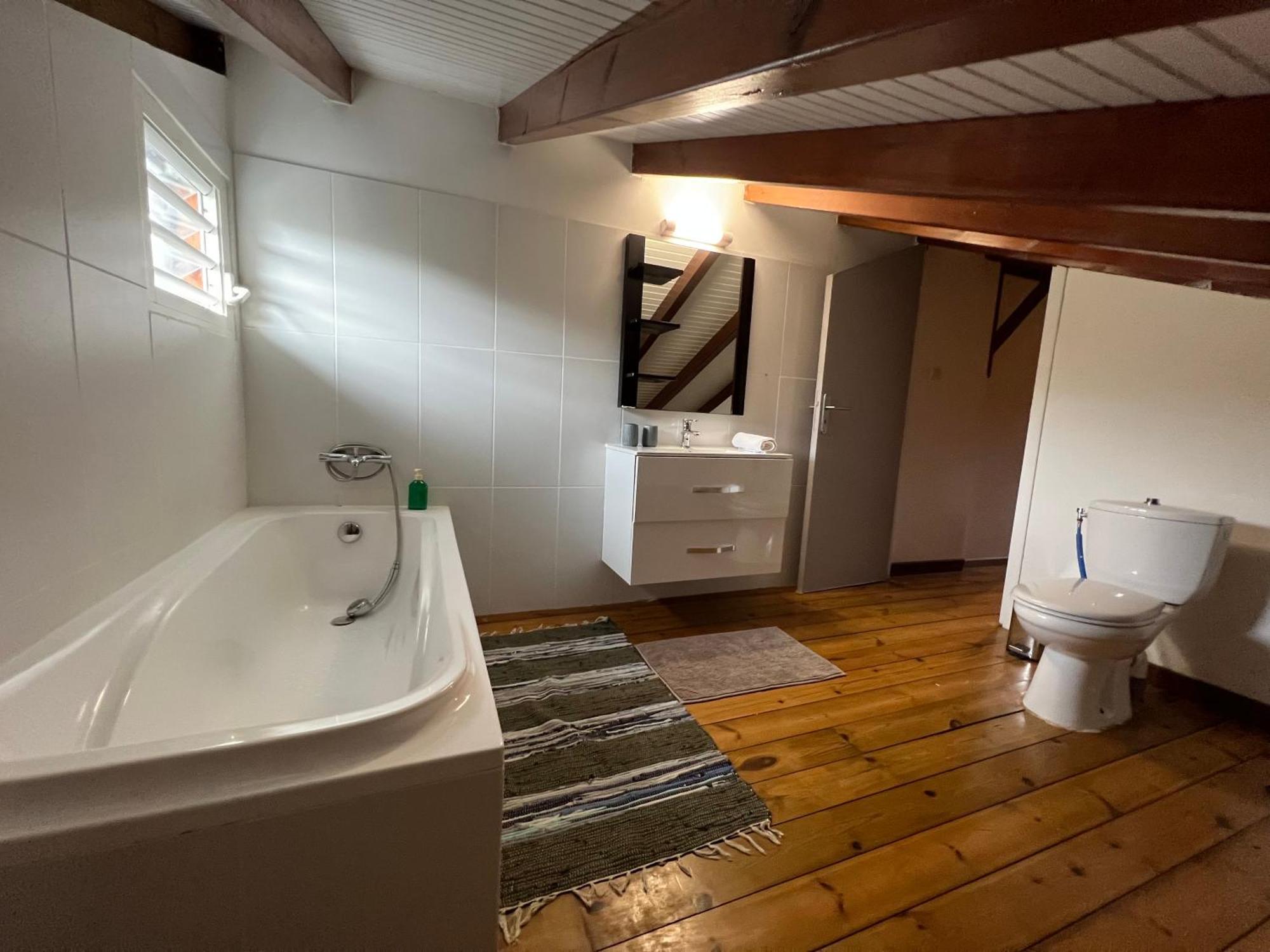 Villa au calme avec Jacuzzi, Villa Le Boursoie Les Abymes Esterno foto