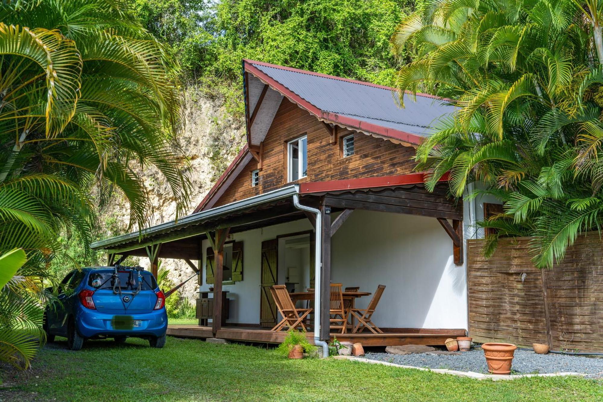 Villa au calme avec Jacuzzi, Villa Le Boursoie Les Abymes Esterno foto