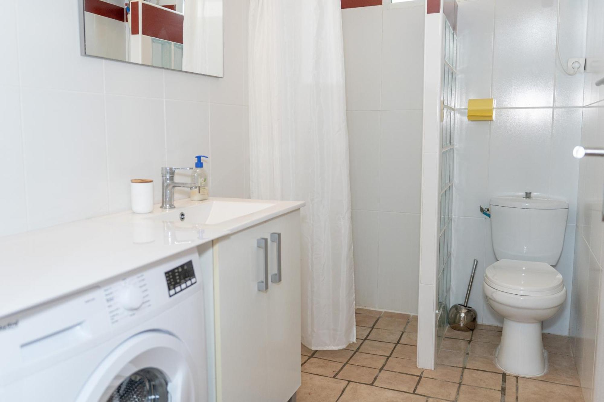 Villa au calme avec Jacuzzi, Villa Le Boursoie Les Abymes Esterno foto